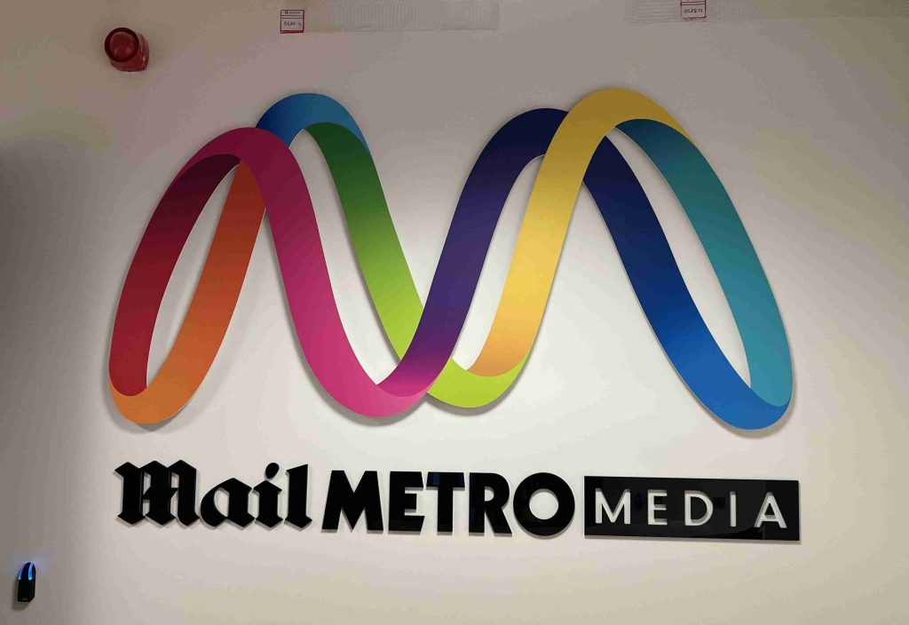 Mail METRO MEDIA - Bees & Honey