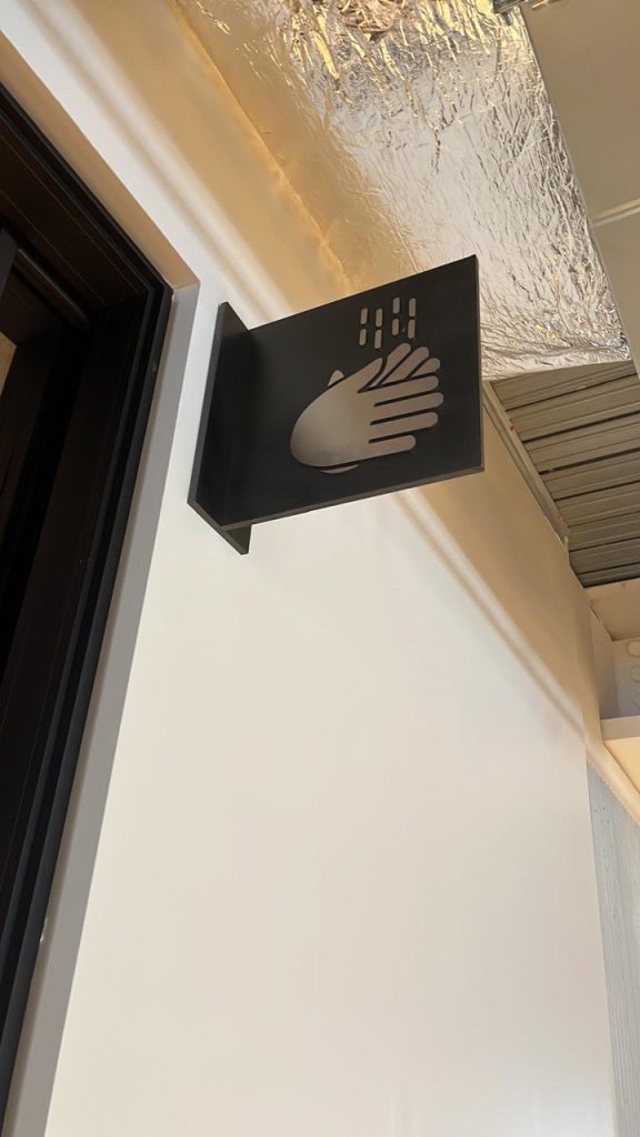 Partners Group Farringdon office - Bees & Honey